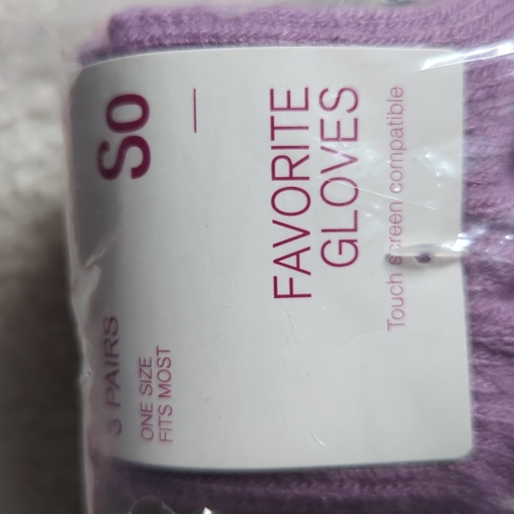 3 for $30. Set of touchscreen compatible gloves - Picture 5 of 5